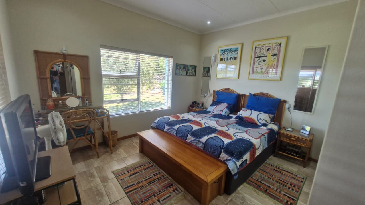 3 Bedroom Property for Sale in Paradise Beach Eastern Cape